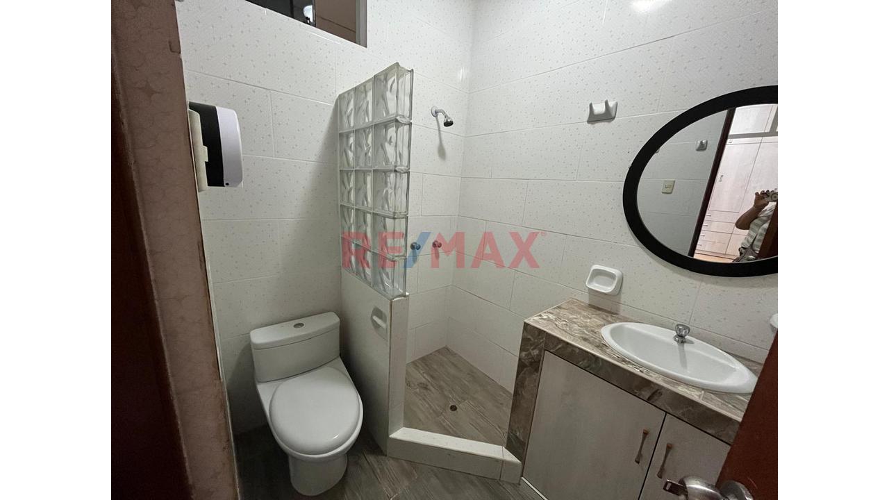 Amplio Departamento Duplex En Alquiler En Av. Vice - 13