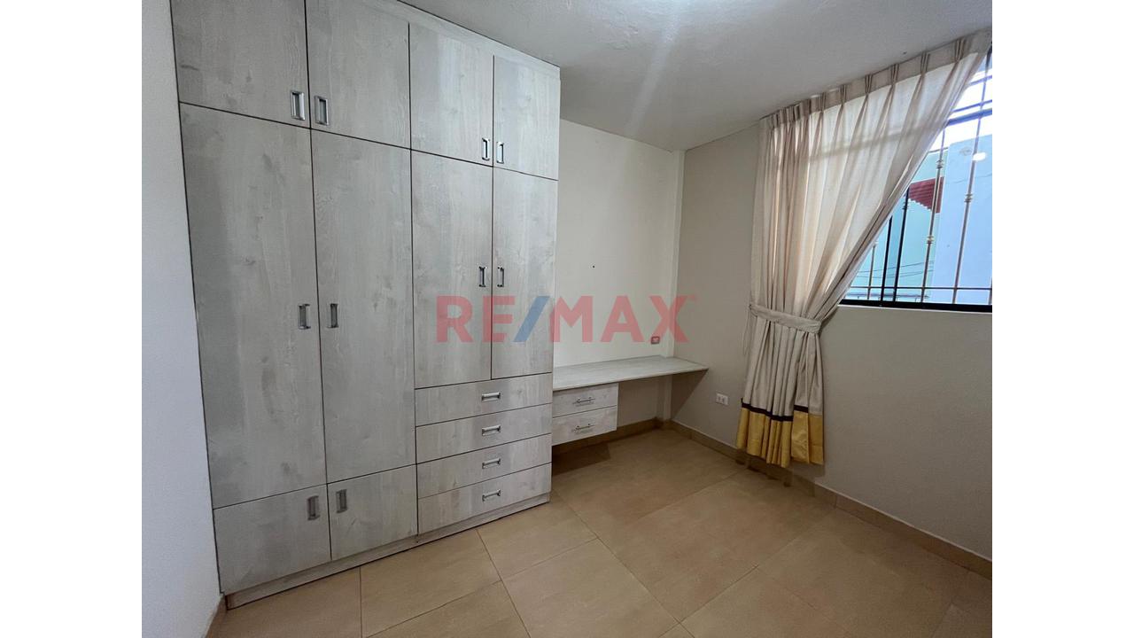 Amplio Departamento Duplex En Alquiler En Av. Vice - 12