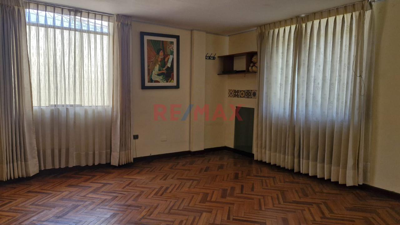 Casa En Venta Frente A Parque En Urb. Alto De La Luna — foto 5