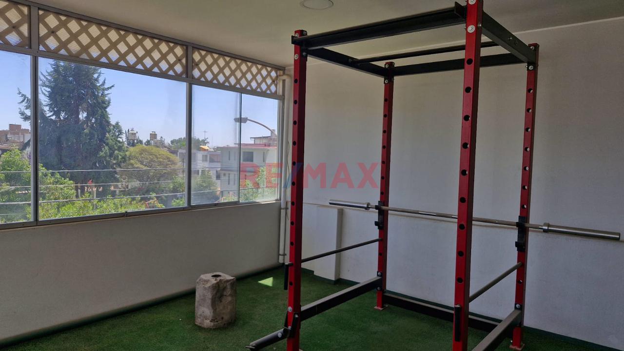 Casa En Venta Frente A Parque En Urb. Alto De La Luna — foto 8