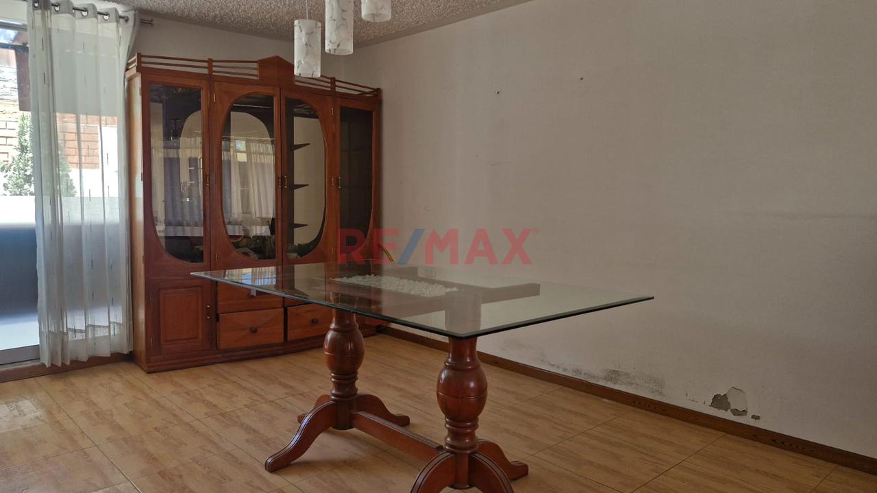 Casa En Venta Frente A Parque En Urb. Alto De La Luna — foto 3