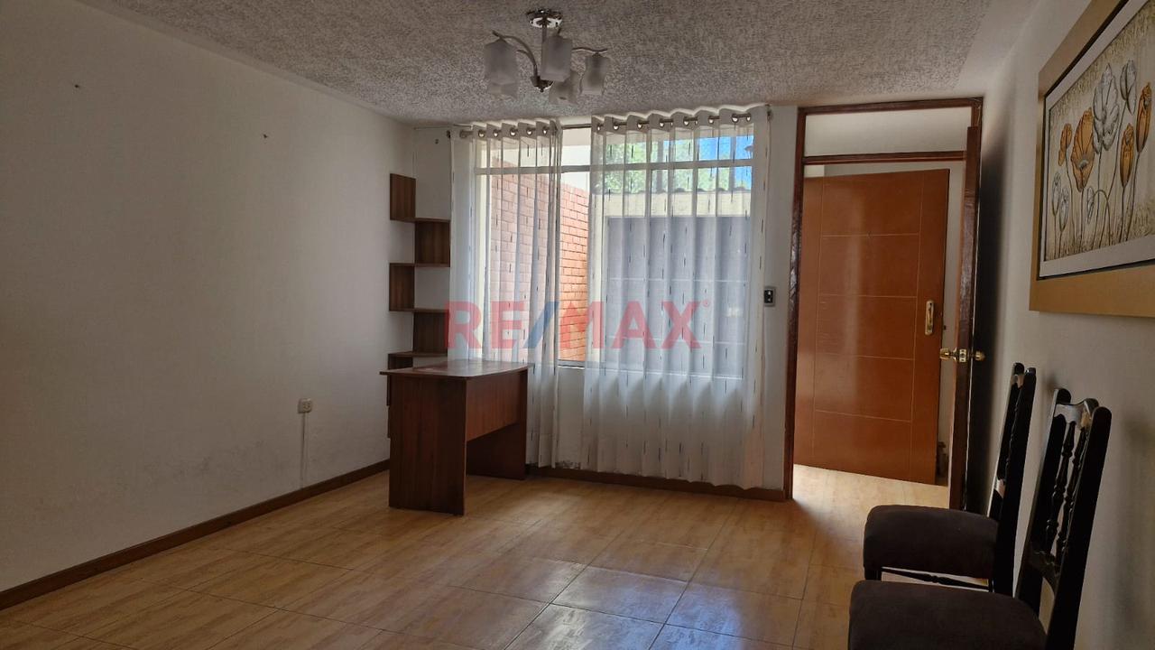 Casa En Venta Frente A Parque En Urb. Alto De La Luna — foto 4