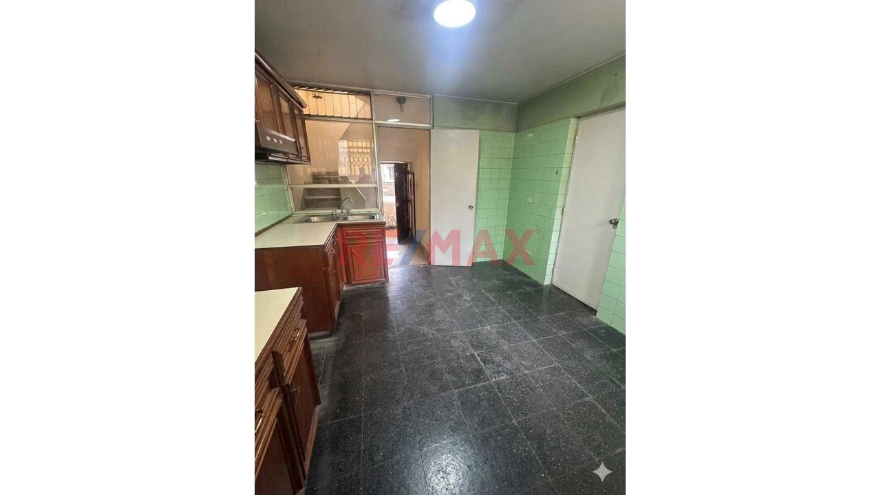 Venta De Casa Con Terreno De 224 M2 En Vista Alegre, Surco — foto 7