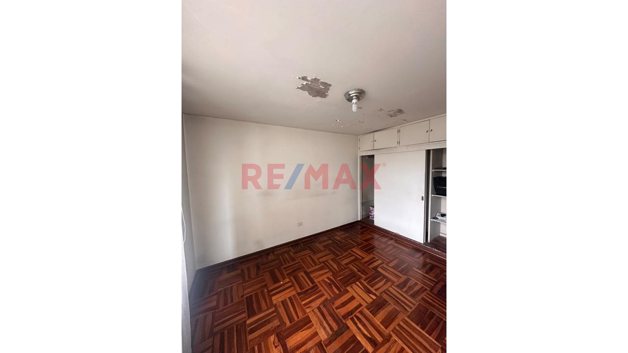 Venta De Casa Con Terreno De 224 M2 En Vista Alegre, Surco — foto 13