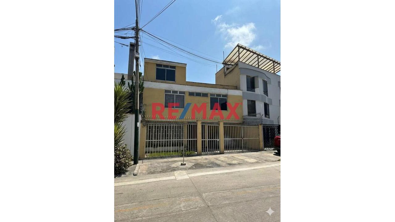 Venta De Casa Con Terreno De 224 M2 En Vista Alegre, Surco