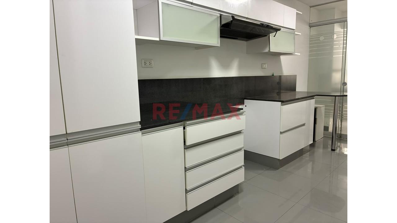 *Venta Dpto En Miraflores - Frente A Huaca Pucllana | Flat 120M2 + 2 Cocheras | $298,000* — foto 3