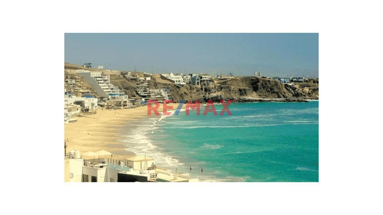 *¡Vive Cerca Al Mar Todo El Año! - La Planicie, Punta Hermosa $98,000.00*