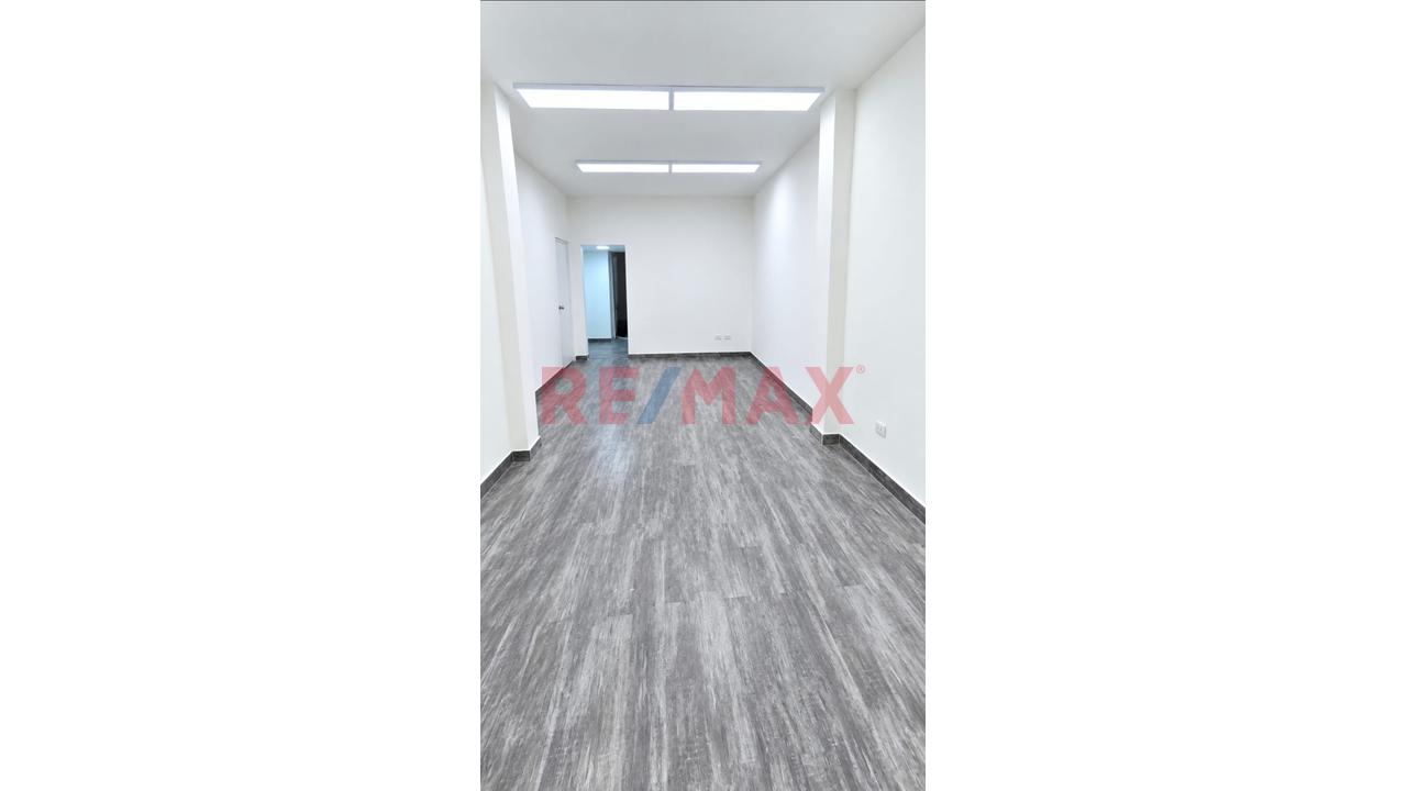 ✨ ¡Alquiler De Amplio Local Comercial  En Jesús María! 🏢📍 — foto 2