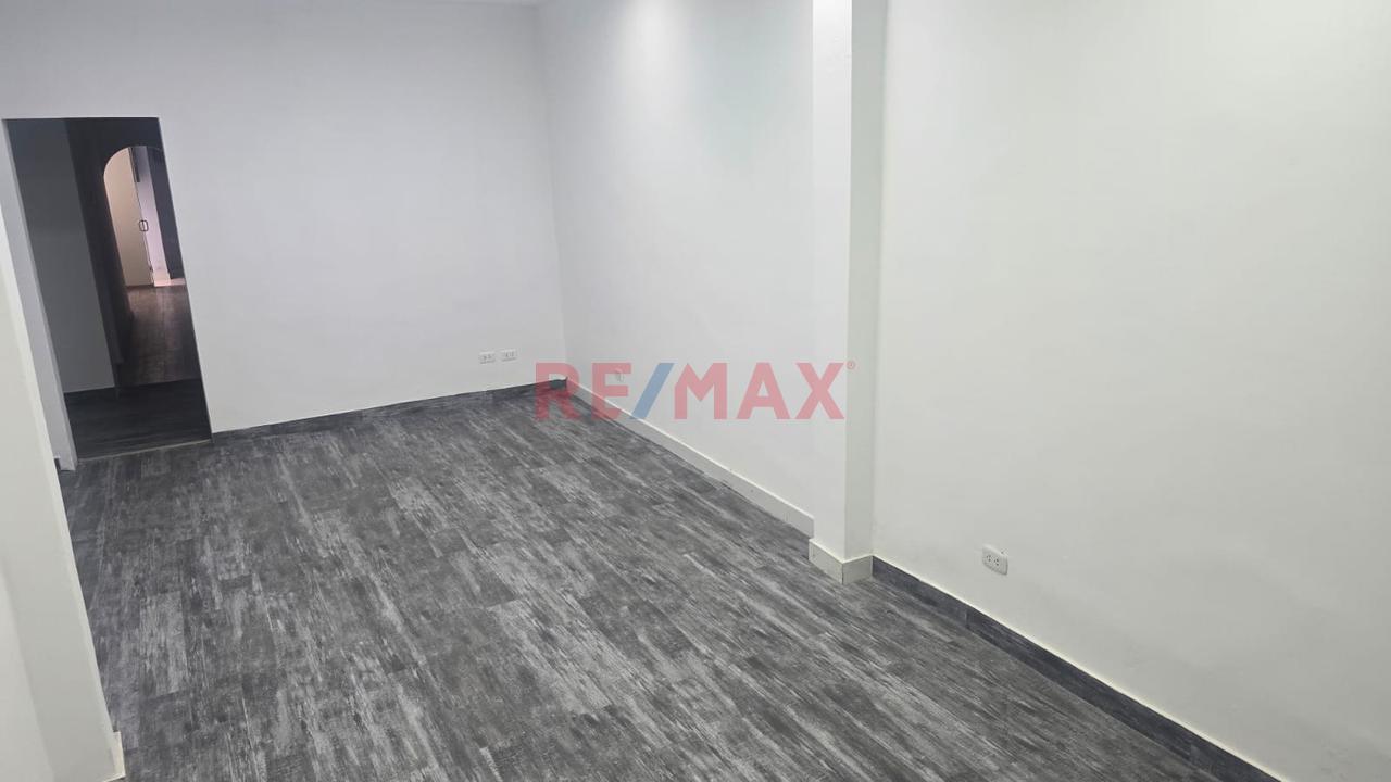 ✨ ¡Alquiler De Amplio Local Comercial  En Jesús María! 🏢📍 — foto 3