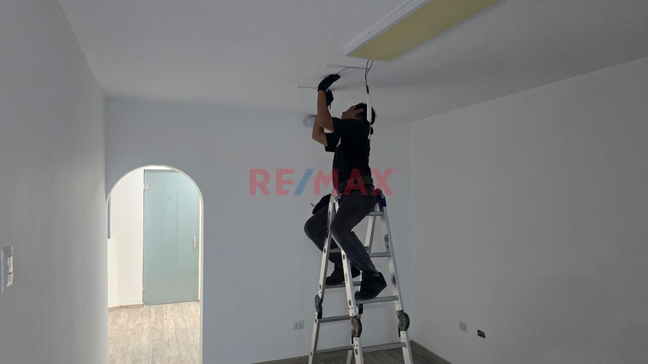 ✨ ¡Alquiler De Amplio Local Comercial  En Jesús María! 🏢📍 — foto 12