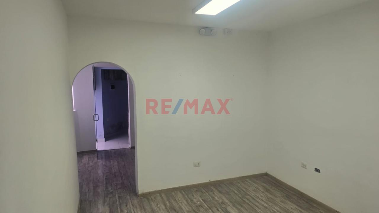 ✨ ¡Alquiler De Amplio Local Comercial  En Jesús María! 🏢📍 — foto 5
