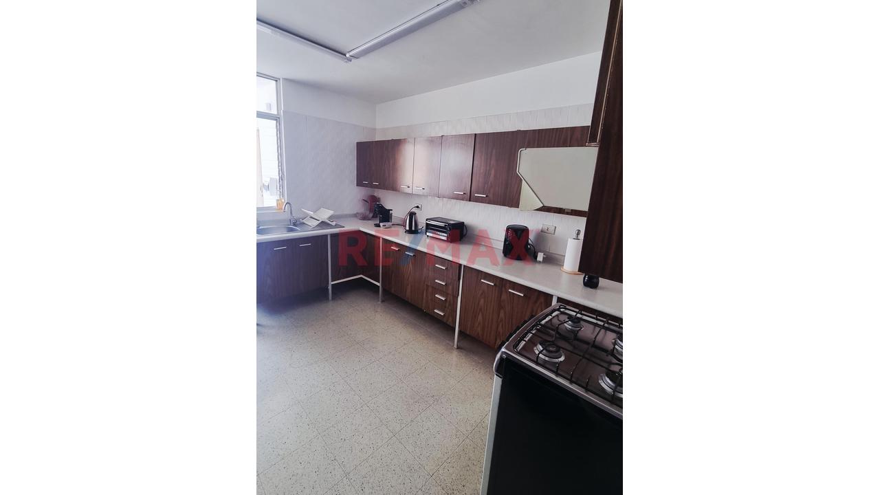 Oportunidad En Miraflores: Departamento De 3 Dorm Cerca De Av Larco Y Benavides, Ideal Para Vivir O Rentar - 9
