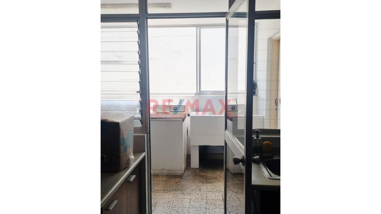 Oportunidad En Miraflores: Departamento De 3 Dorm Cerca De Av Larco Y Benavides, Ideal Para Vivir O Rentar - 12