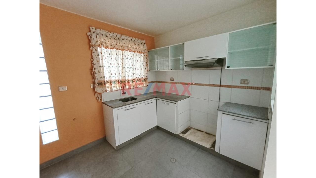 ✅ Dpto En Alquiler 📌 Ubicado En Sta Maria Del Pinar 🔰 Primer Piso Con Cochera 🚗 3 Habitaciones 🛏️ A Pasos De Udep 👨‍🎓 — foto 8