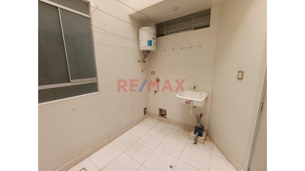 ✅ Dpto En Alquiler 📌 Ubicado En Sta Maria Del Pinar 🔰 Primer Piso Con Cochera 🚗 3 Habitaciones 🛏️ A Pasos De Udep 👨‍🎓 — foto 2