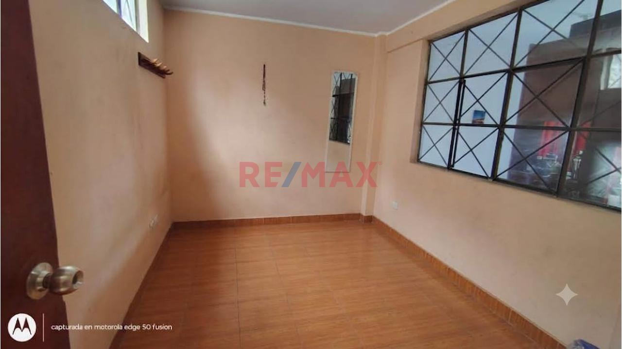 Casa de 6 dormitorios en Los Olivos, 234 m² — foto 2
