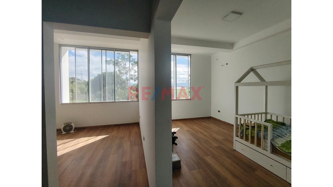 En Venta: Casa De 3 Psiso Con Piscina En Condominio San Borja- Tarapoto — foto 9