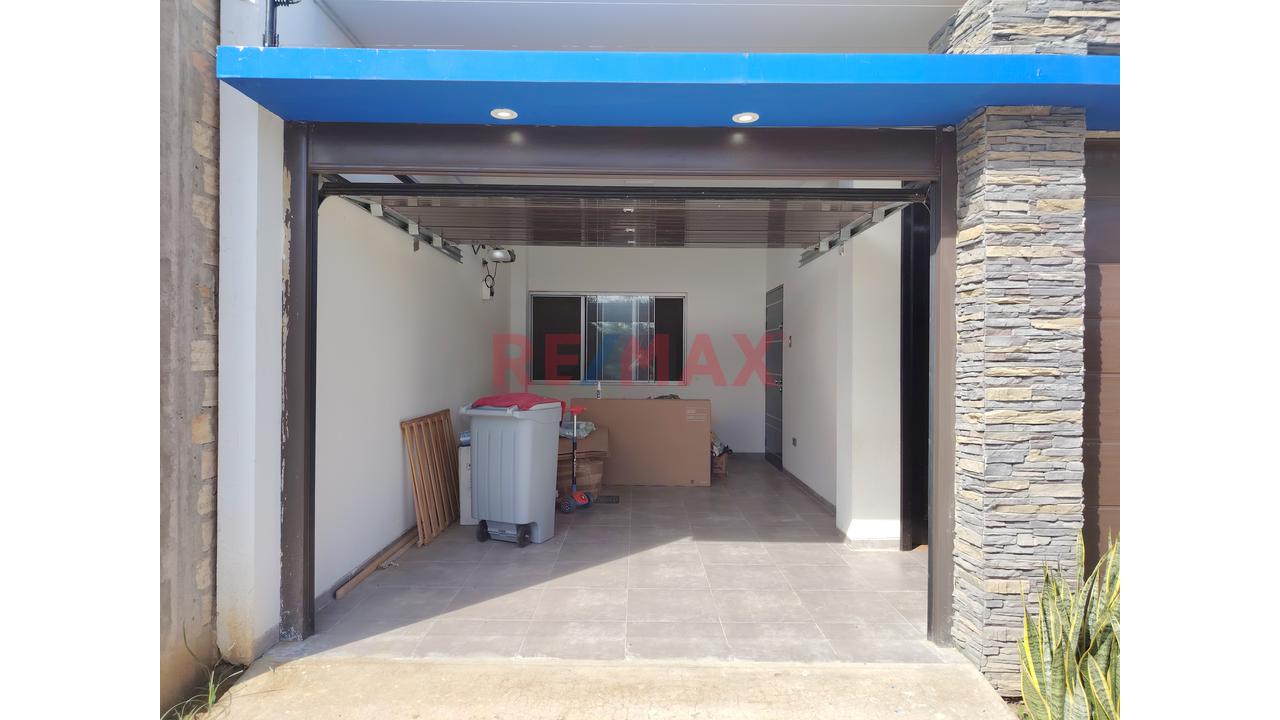 En Venta: Casa De 3 Psiso Con Piscina En Condominio San Borja- Tarapoto — foto 2
