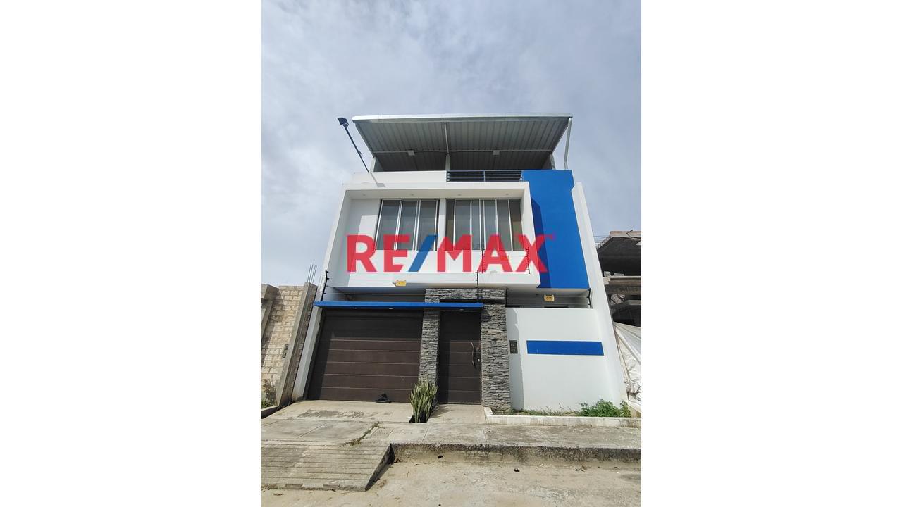 En Venta: Casa De 3 Psiso Con Piscina En Condominio San Borja- Tarapoto