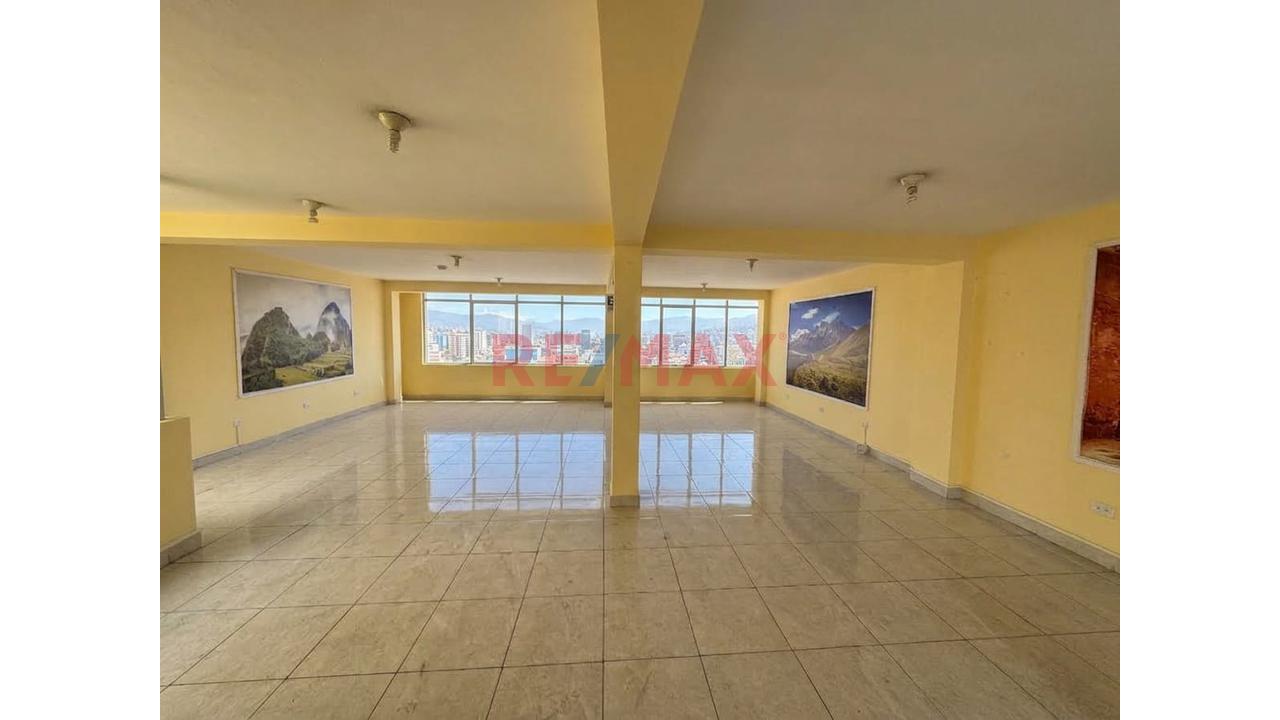 !!!Edificio En Alquiler De 4 Pisos + Azotea En Av. Antunez De Mayolo!!! — foto 14