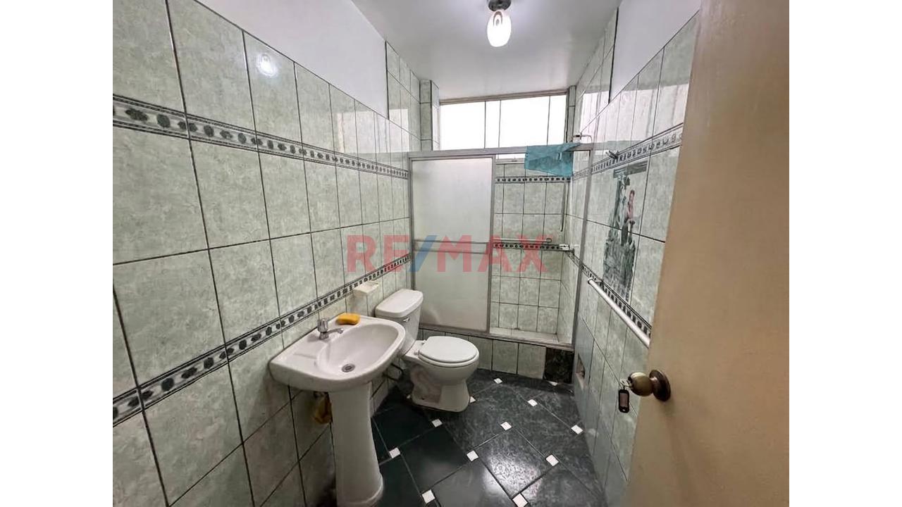 !!!Edificio En Alquiler De 4 Pisos + Azotea En Av. Antunez De Mayolo!!! — foto 10