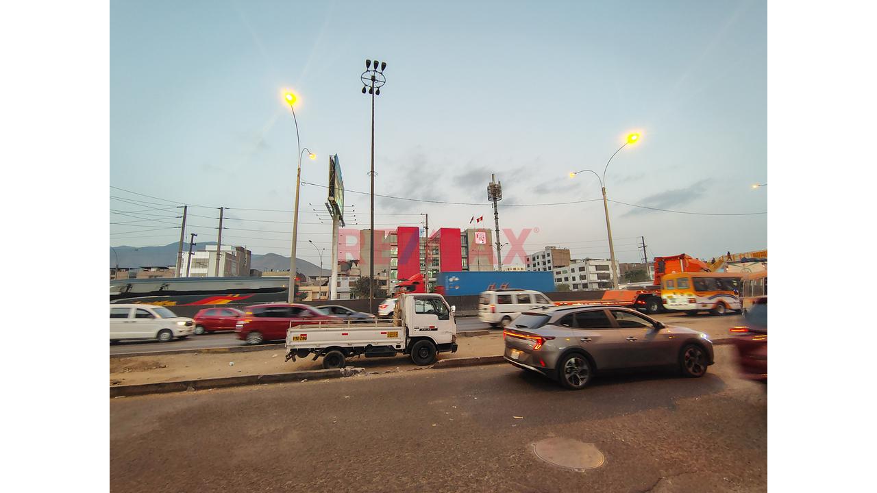 Oportunidad De Inversión: Local Comercial En C.C. Construcenter - Smp (Frente Al Británico). - 6