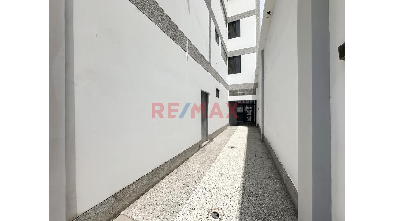 ¡Oportunidad Única! Amplia Casa En Ate - Para Vivienda Multifamiliar, Negocio O Inversión - 18
