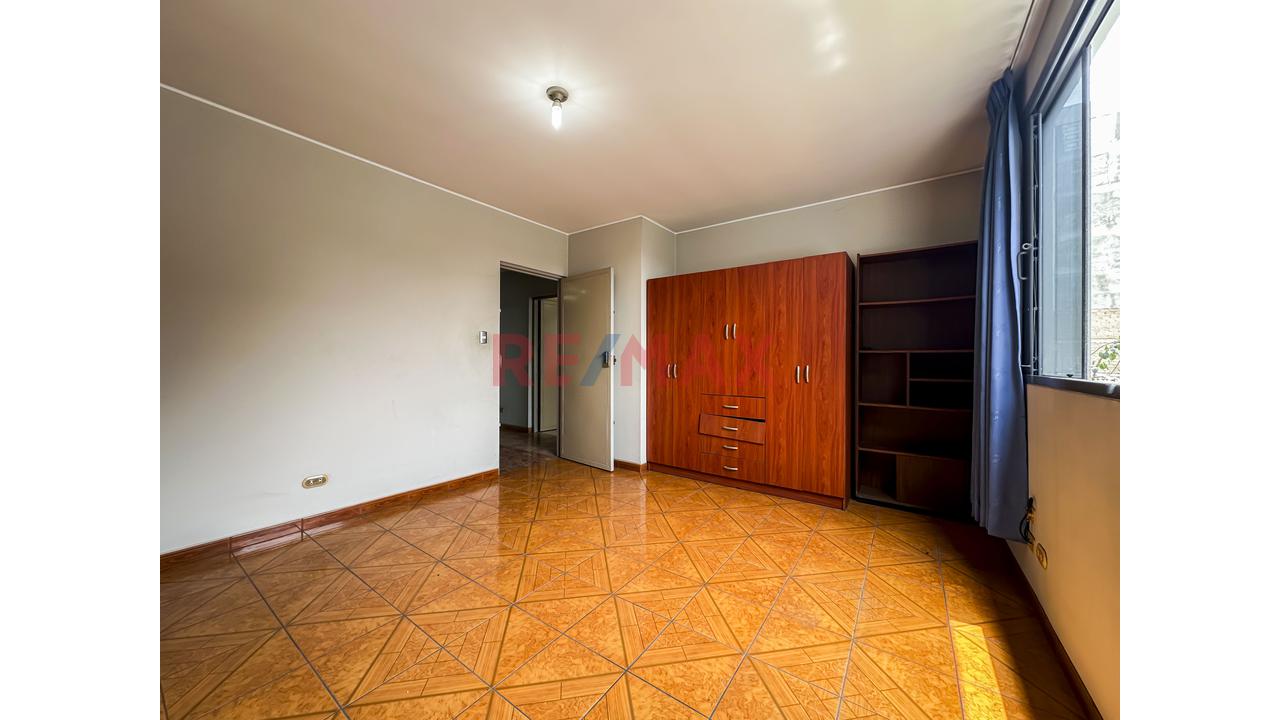 ¡Oportunidad Única! Amplia Casa En Ate - Para Vivienda Multifamiliar, Negocio O Inversión - 11