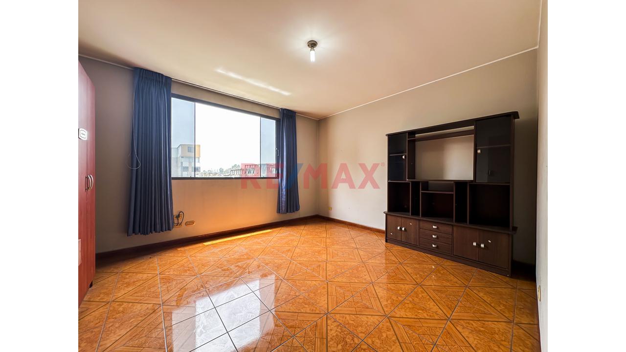 ¡Oportunidad Única! Amplia Casa En Ate - Para Vivienda Multifamiliar, Negocio O Inversión - 8