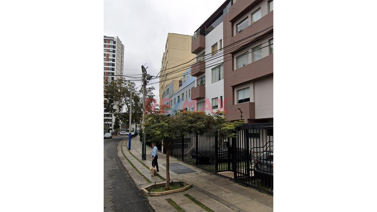 🏡✨ ¡Alquiler De Amplio Departamento En Jesús María! ✨🏡 — foto 11