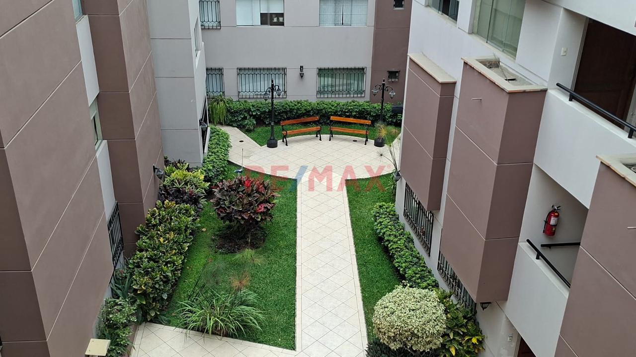 🏡✨ ¡Alquiler De Amplio Departamento En Jesús María! ✨🏡 — foto 7