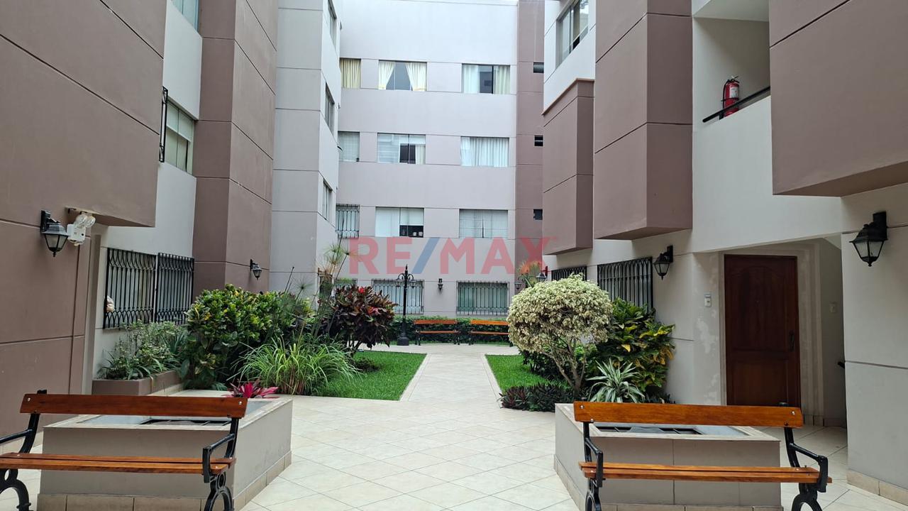 🏡✨ ¡Alquiler De Amplio Departamento En Jesús María! ✨🏡 — foto 8