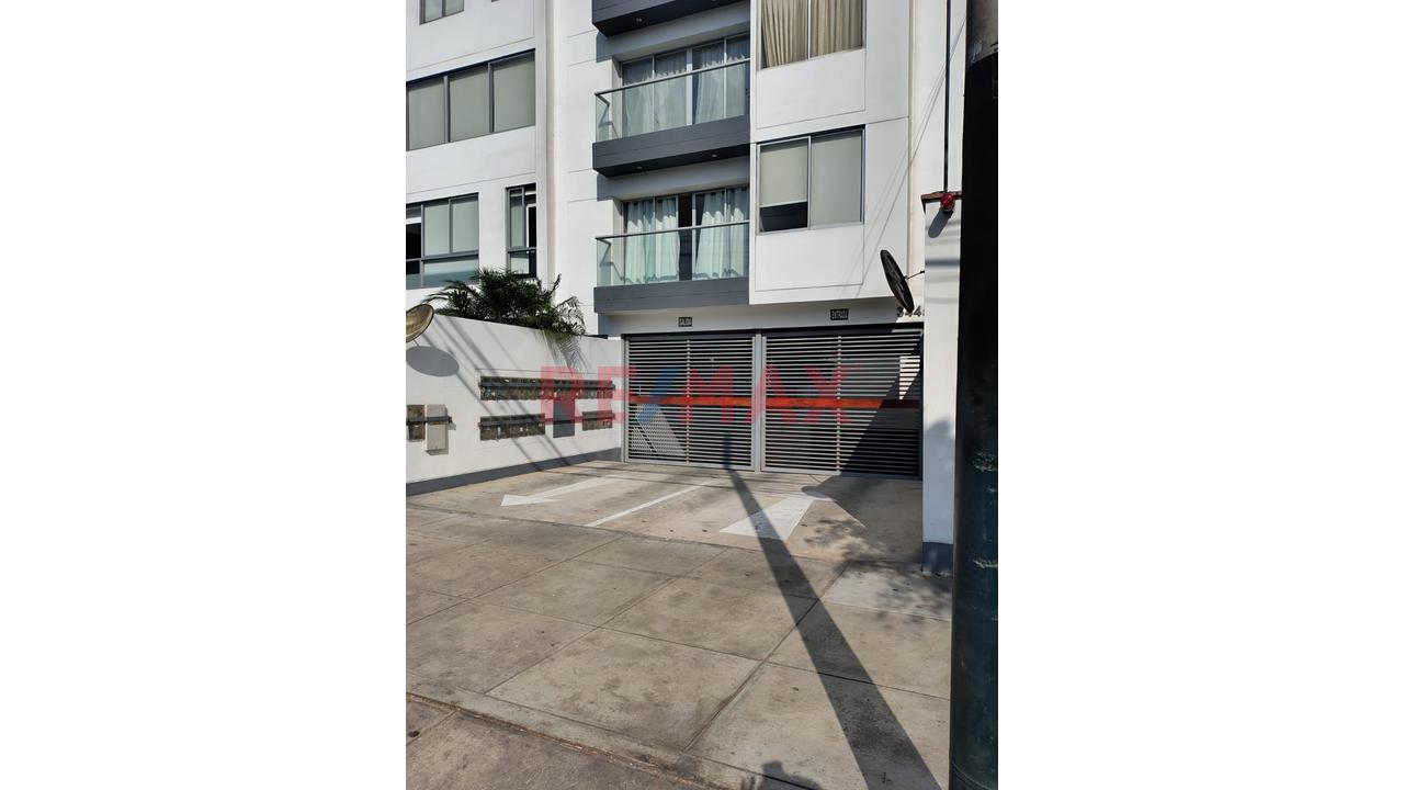 🚗 Se Vende Cochera Techada De 12.36 M² Frente A Av. Brasil - Magdalena — foto 2