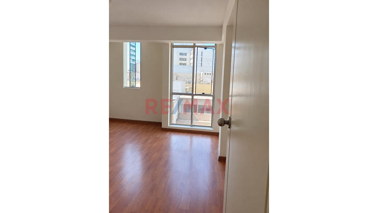 Se Vende Hermoso Departamento De 110 Mts En Miraflores — foto 9