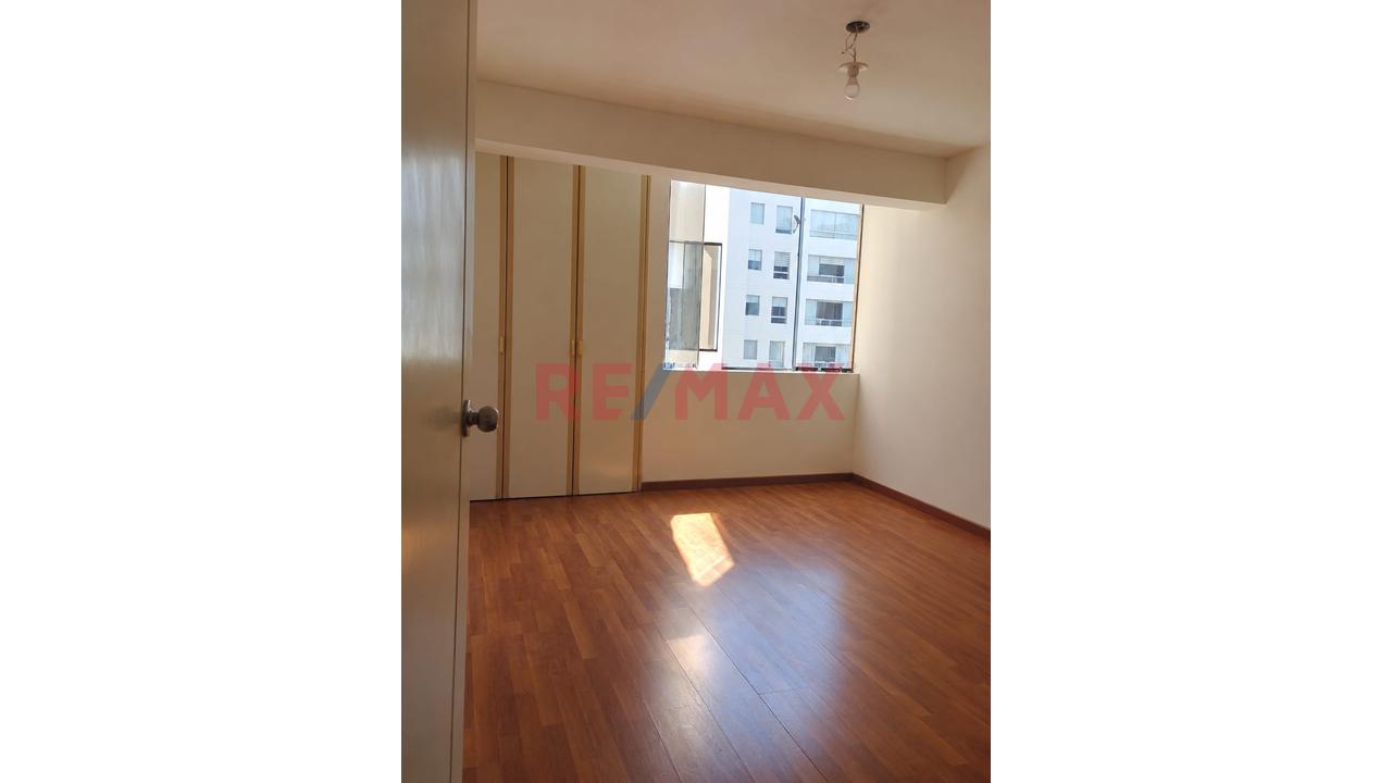 Se Vende Hermoso Departamento De 110 Mts En Miraflores — foto 8