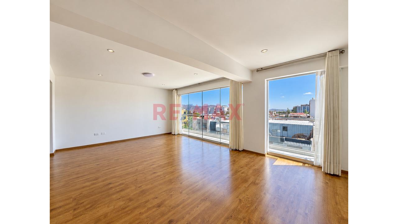 Departamento En Alquiler En Tahuaycani Cerca A Parque – Sachaca | 130 M² - 3