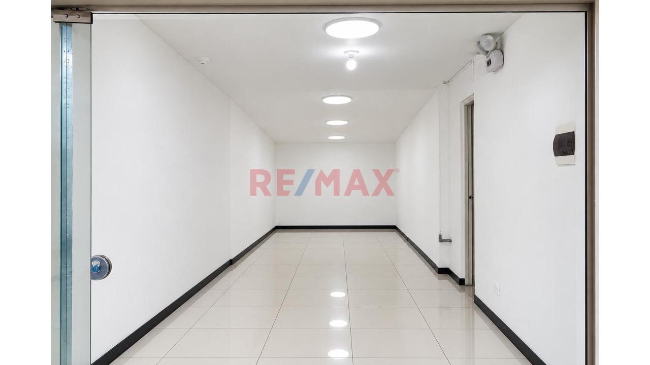 🏢¡Hermosos Locales En Alquiler En Miraflores, En Buena Zona Y Con Bastante Clientela! - 1