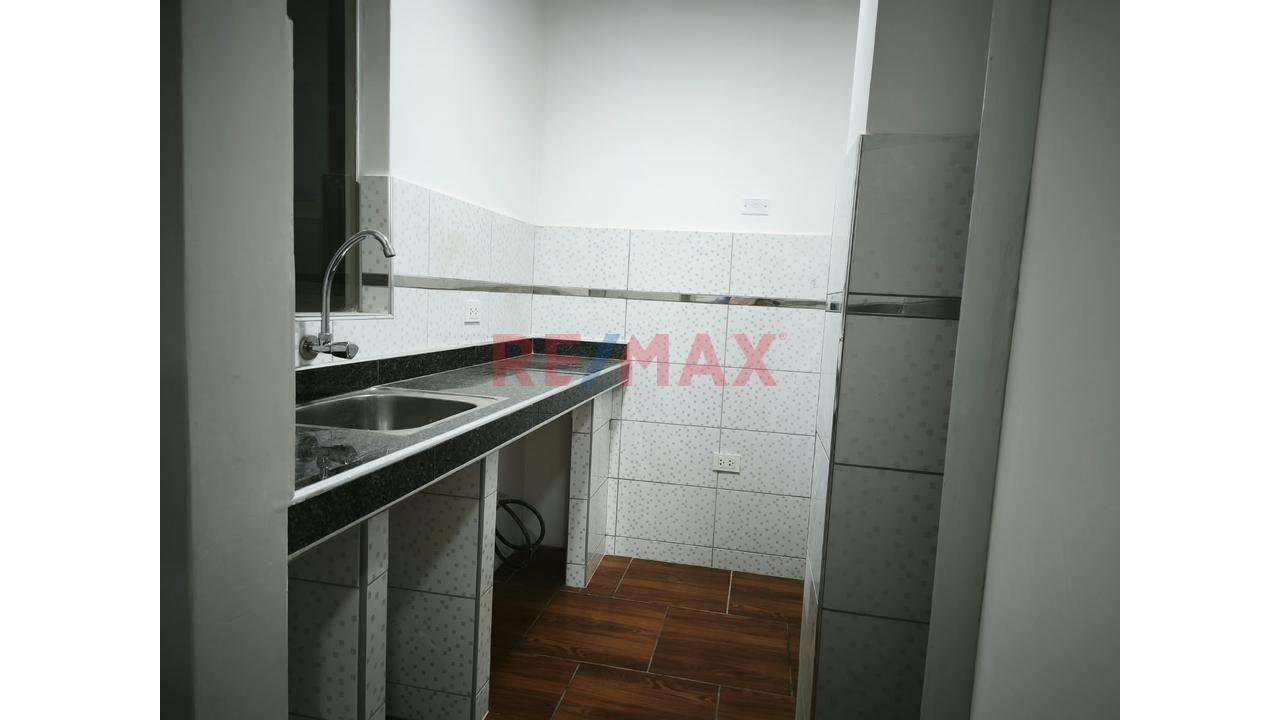 Oportunidad: Casa + 2 Locales Comerciales En Puente Piedra — foto 9