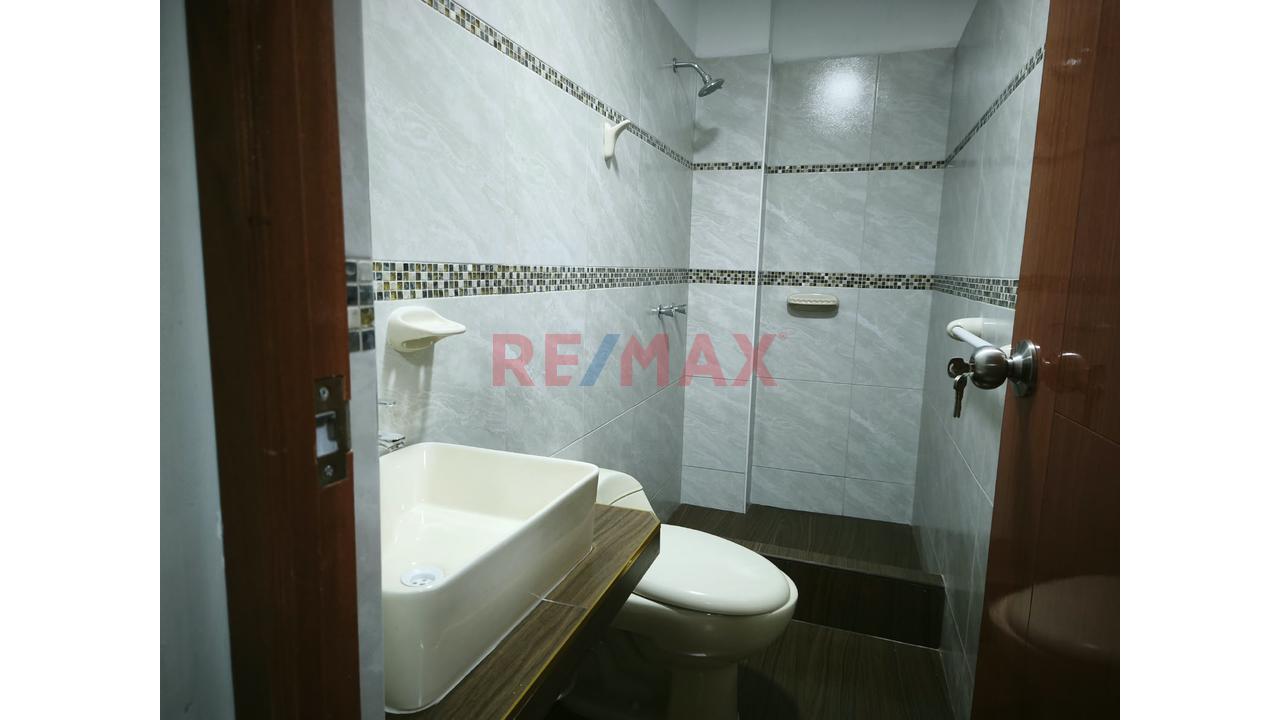 Oportunidad: Casa + 2 Locales Comerciales En Puente Piedra — foto 7