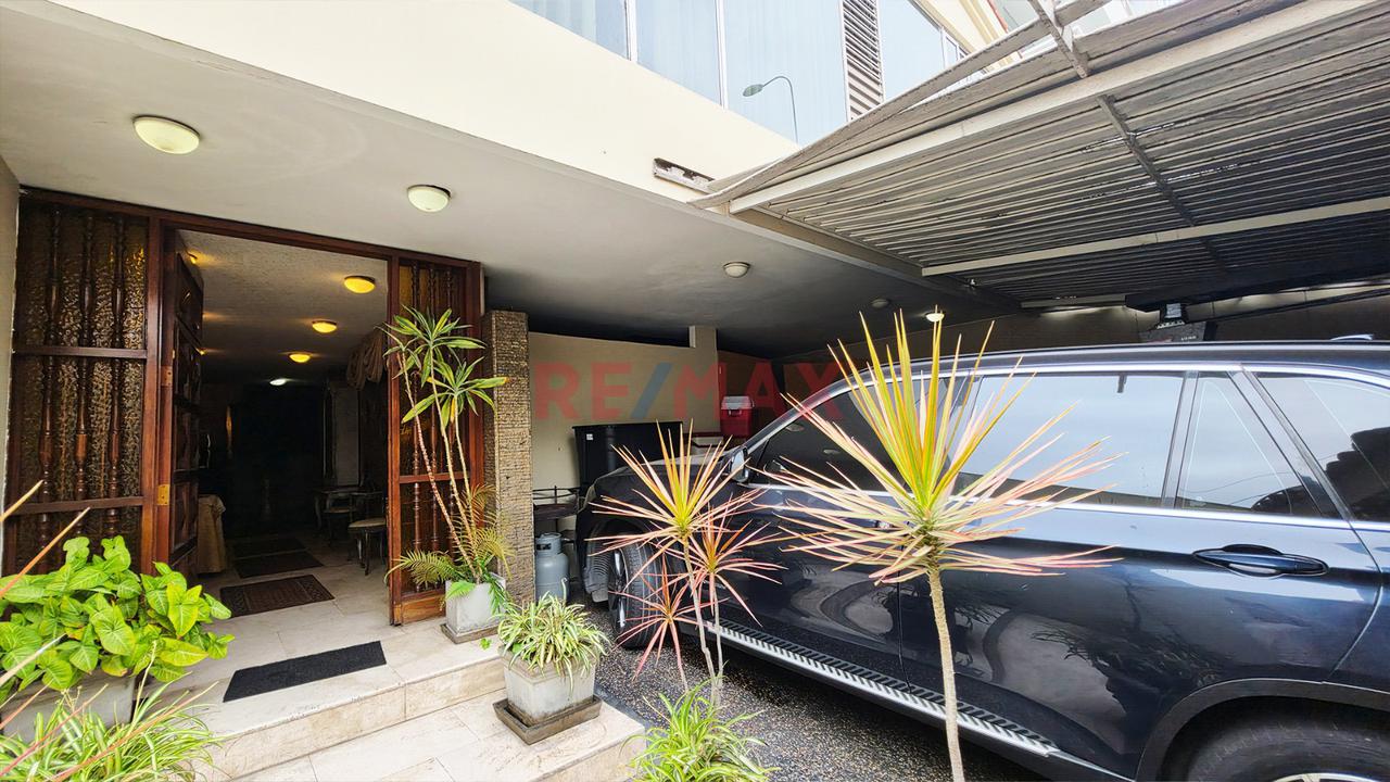 Excelente Oportunidad De Inversión Casa Como Terreno En La Aurora, Miraflores — foto 7
