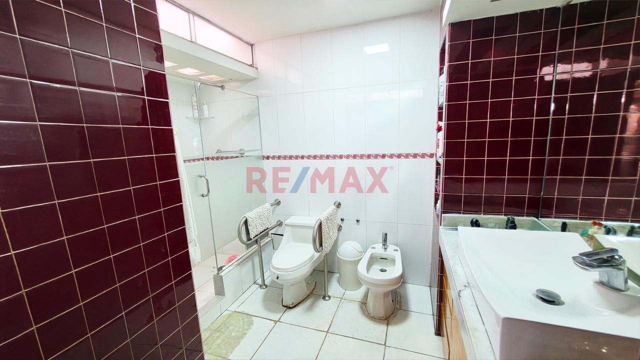 Excelente Oportunidad De Inversión Casa Como Terreno En La Aurora, Miraflores — foto 10