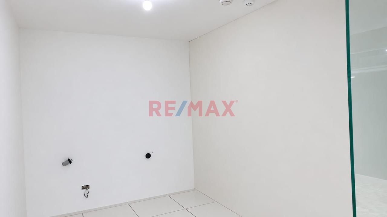 🏢¡Hermosos Locales En Alquiler En Miraflores, En Buena Zona Y Con Bastante Clientela! — foto 2