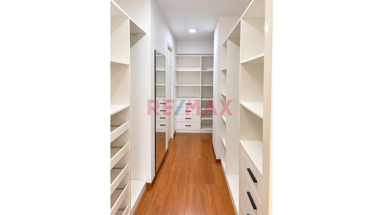 Exclusivo Triplex En Venta En San Isidro - Amplios Espacios Y Excelente Distrubución Y Ubicación — foto 7