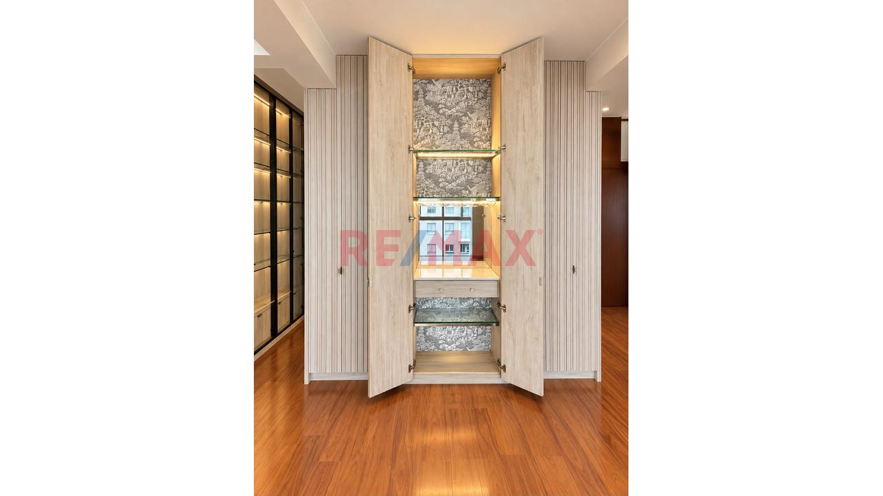 Exclusivo Triplex En Venta En San Isidro - Amplios Espacios Y Excelente Distrubución Y Ubicación — foto 2