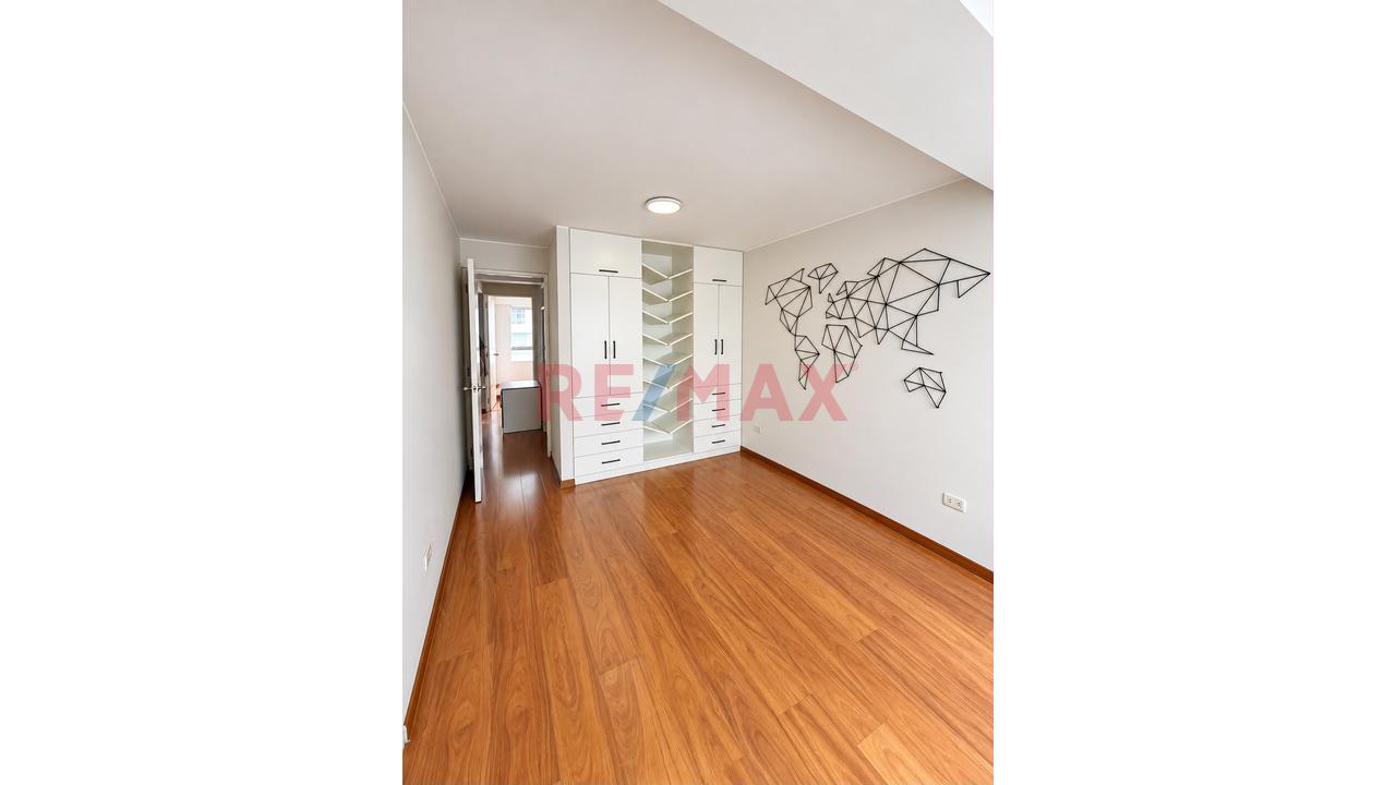 Exclusivo Triplex En Venta En San Isidro - Amplios Espacios Y Excelente Distrubución Y Ubicación — foto 9
