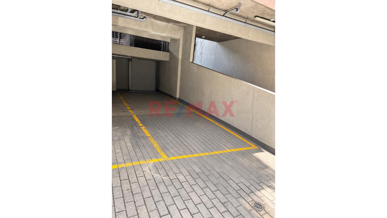 Venta De Dúplex En Lince – Límite Con San Isidro | 3 Habitaciones + Terraza + 2 Estacionamientos — foto 2