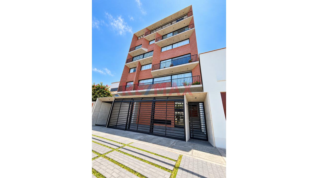 Venta De Dúplex En Lince – Límite Con San Isidro | 3 Habitaciones + Terraza + 2 Estacionamientos