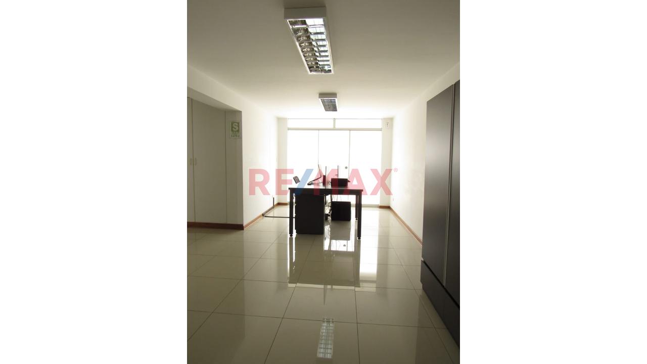 🏡 ¡Listo Para Mudarte! Vive En Barranco Con Patio Y Cochera — foto 2