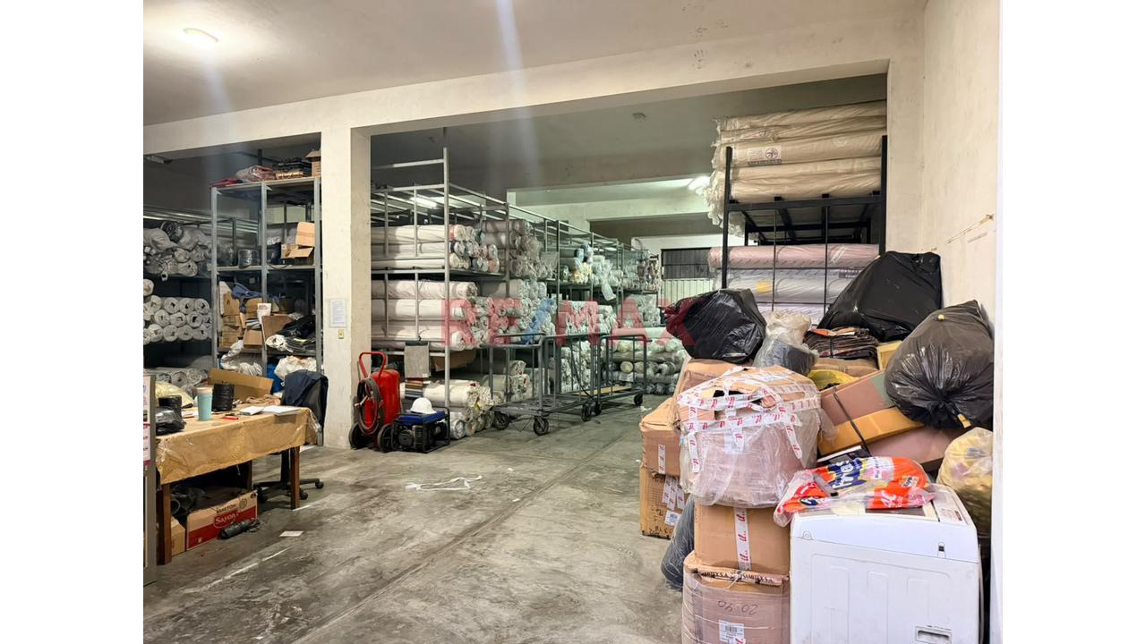 Gran Almacen Comercial 625 M2/ 1,269 M2 Construido En 3 Niveles — foto 2