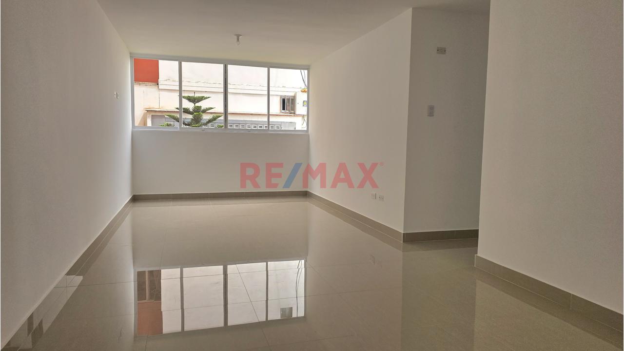Se Alquila Departamento De Estreno 1Er Piso Resid. El Jockey — foto 3
